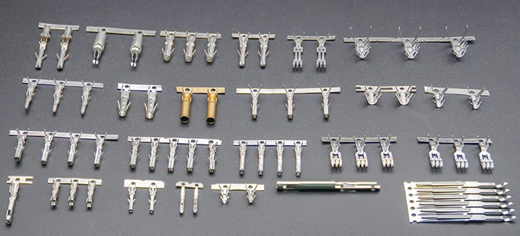 Hardware: Edelstahl, Kupfer, Stanzteile, männliche und weibliche Klemme