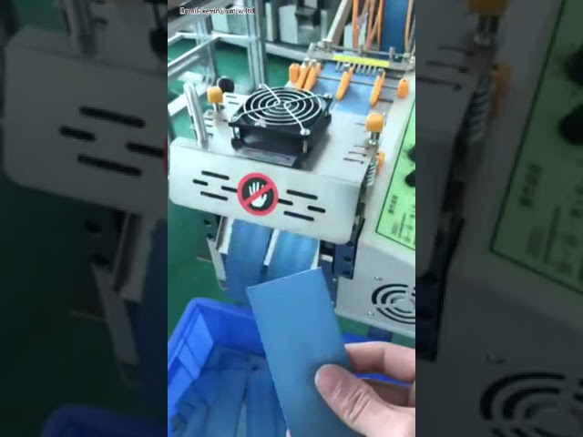 Automatic Computer Cloth Tape Cutting Machine with Cold Knife for Magic Sticker, Tube, Zipper, and Elastic