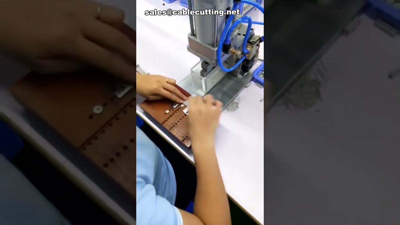 Pneumatische halbautomatische Crimpmaschine für Anschlussklemmen und IDC-Flachbandkabel